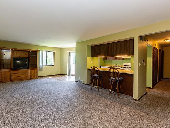 4th image of 1840 W Highland Ave #E202