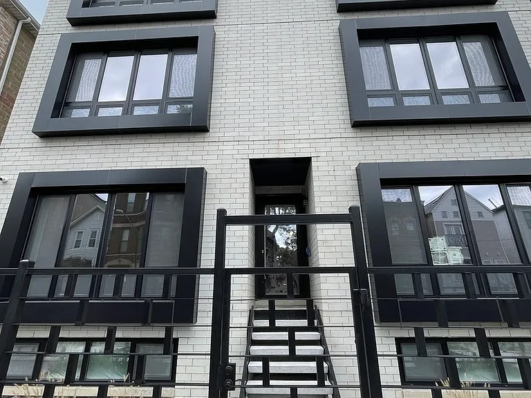 719 N Elizabeth St #3S — Photo 3