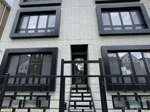 719 N Elizabeth St #3N, Chicago, IL 60642