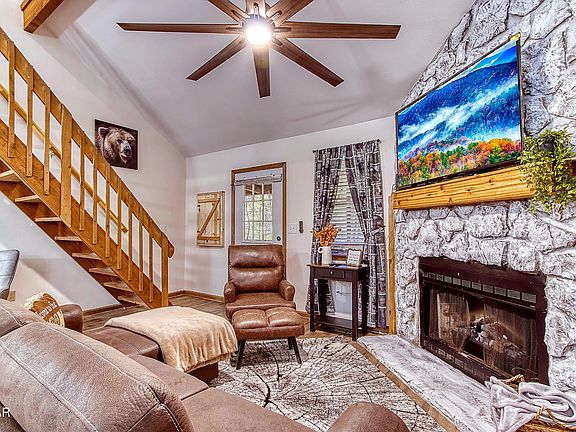 4th image of 2275 Lones Branch Ln