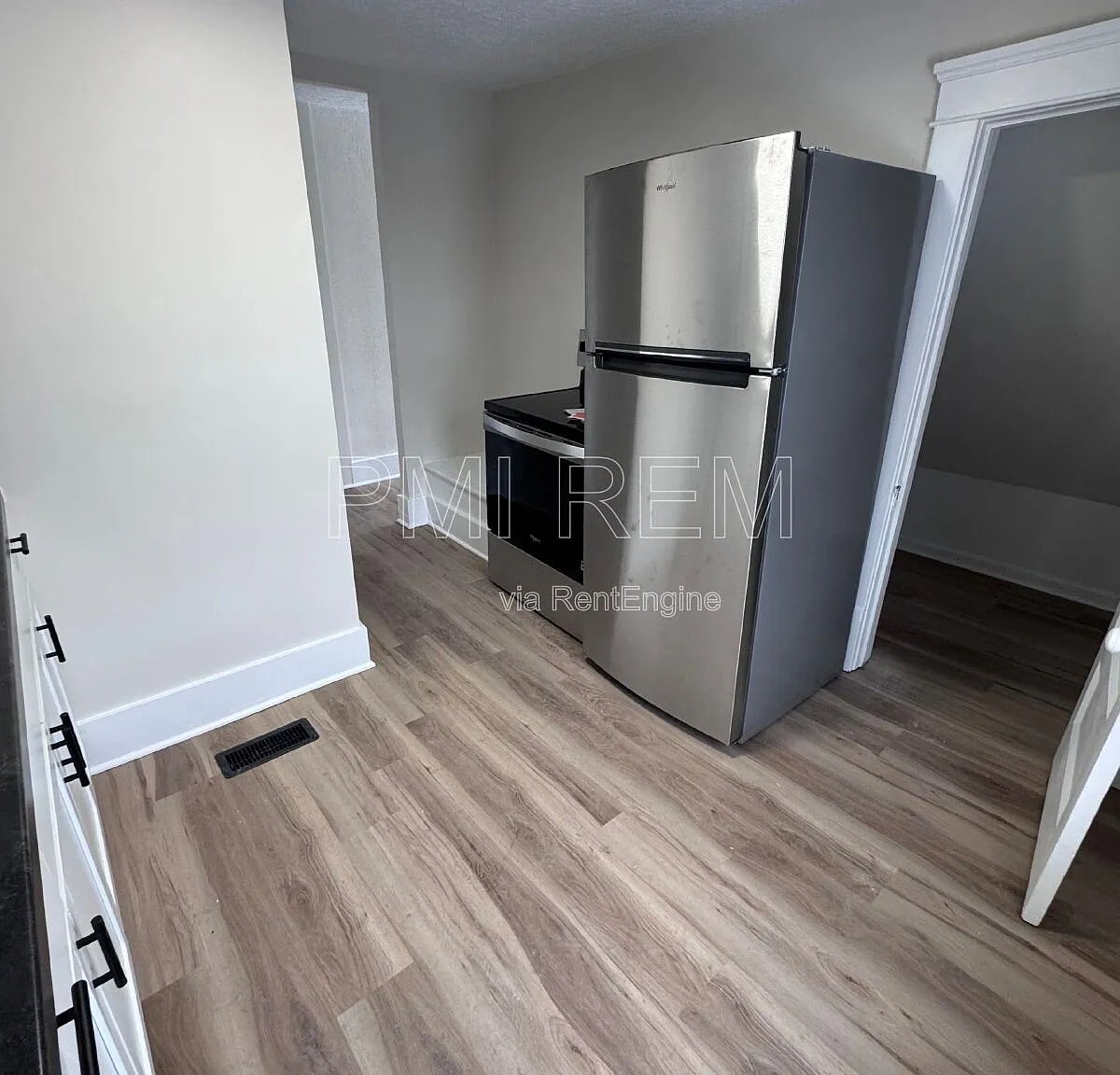 1 bed, 1.0 bath, 600 sqft, $905 — Photo 2