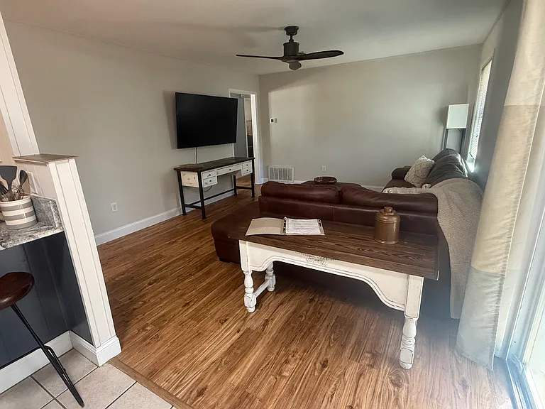 258 Ewing Ct — Photo 3