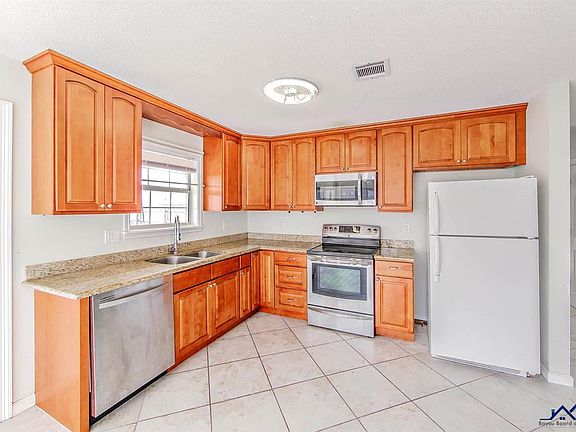 5th image of 116 Joaquin Dr