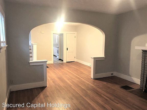 3rd image of 1727 Brookline Ave