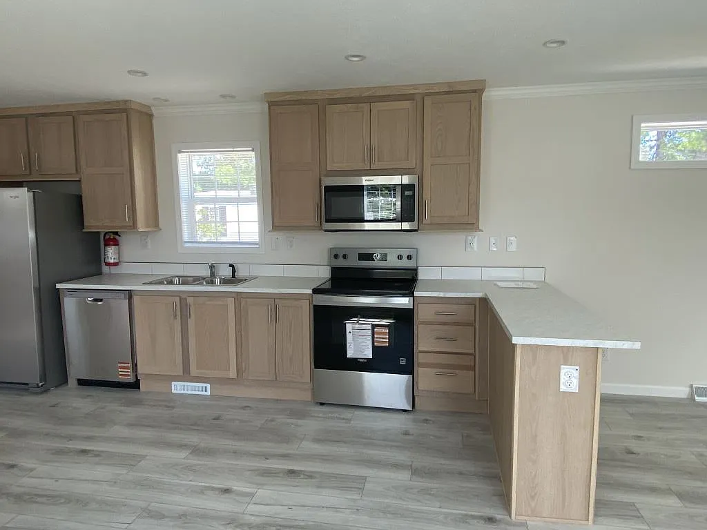 2 bed, 2.0 bath, 1054 sqft, $1,650 — Photo 4