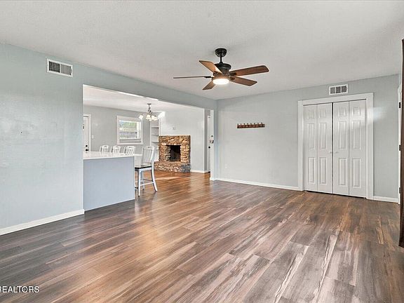 4th image of 5681 Loudon Ridge Rd