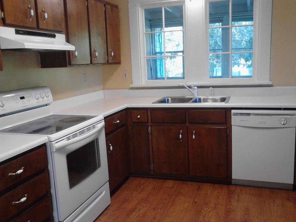 2nd image of 7586 Columbus Rd