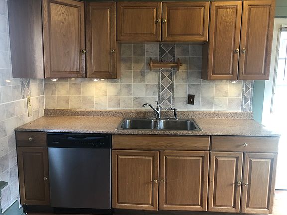 2nd image of 835 Clay Dr
