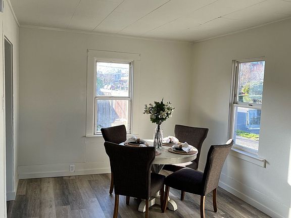 3rd image of 216 4th Ave SE