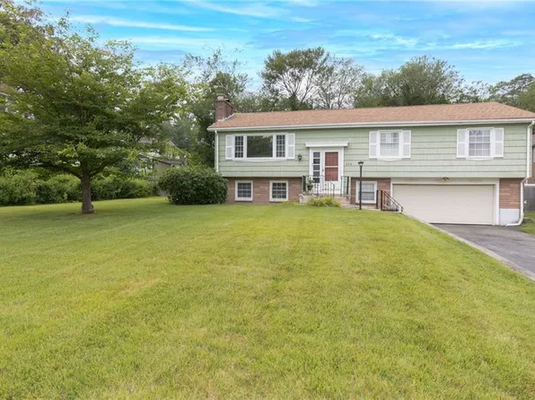 398 Central St, North Smithfield, RI 02896