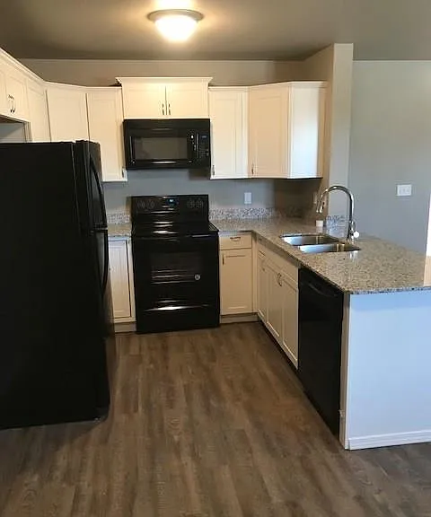 604 SW Loudon Dr #1 — Photo 6