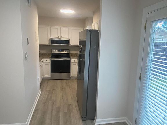 3rd image of 10 Poinsett Ave APT J