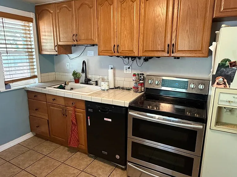 130 W Westwood Ave — Photo 4