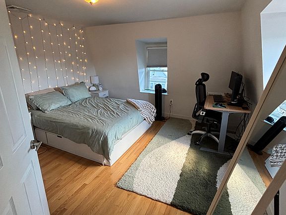 Bigger bedroom furnished