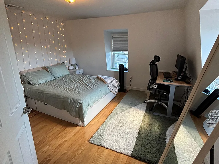 Bigger bedroom furnished