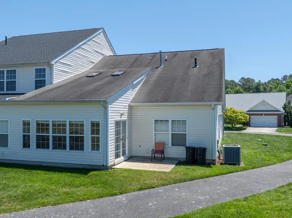 9016 Executive Club Dr, Delmar, MD 21875