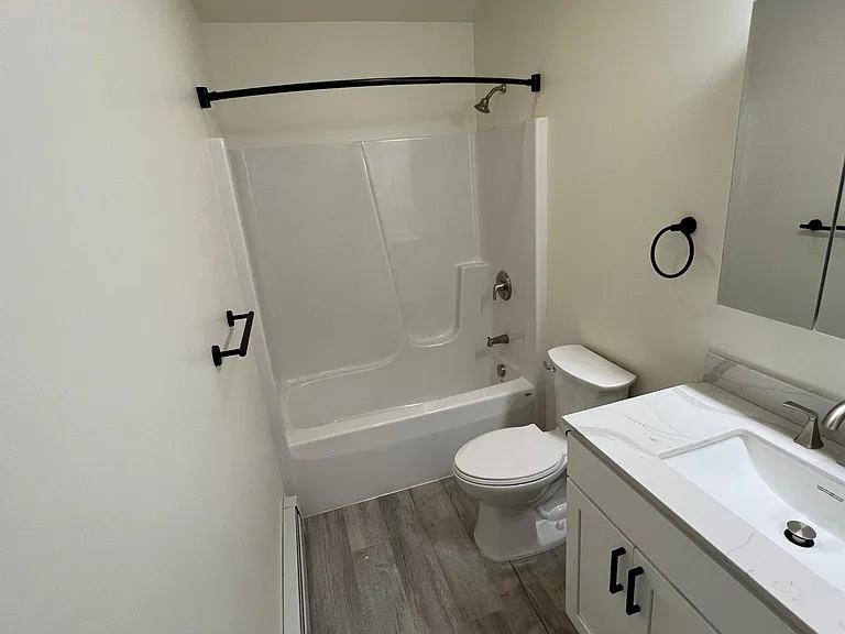 607 Brunswick St #A-B — Photo 13