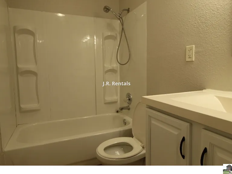 2102 Hunt Dr #B — Photo 5