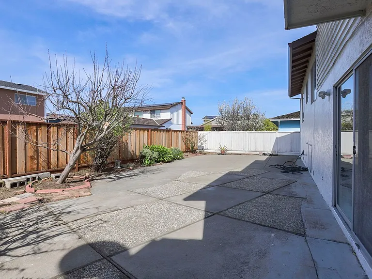 330 Sea Horse Ct — Photo 20