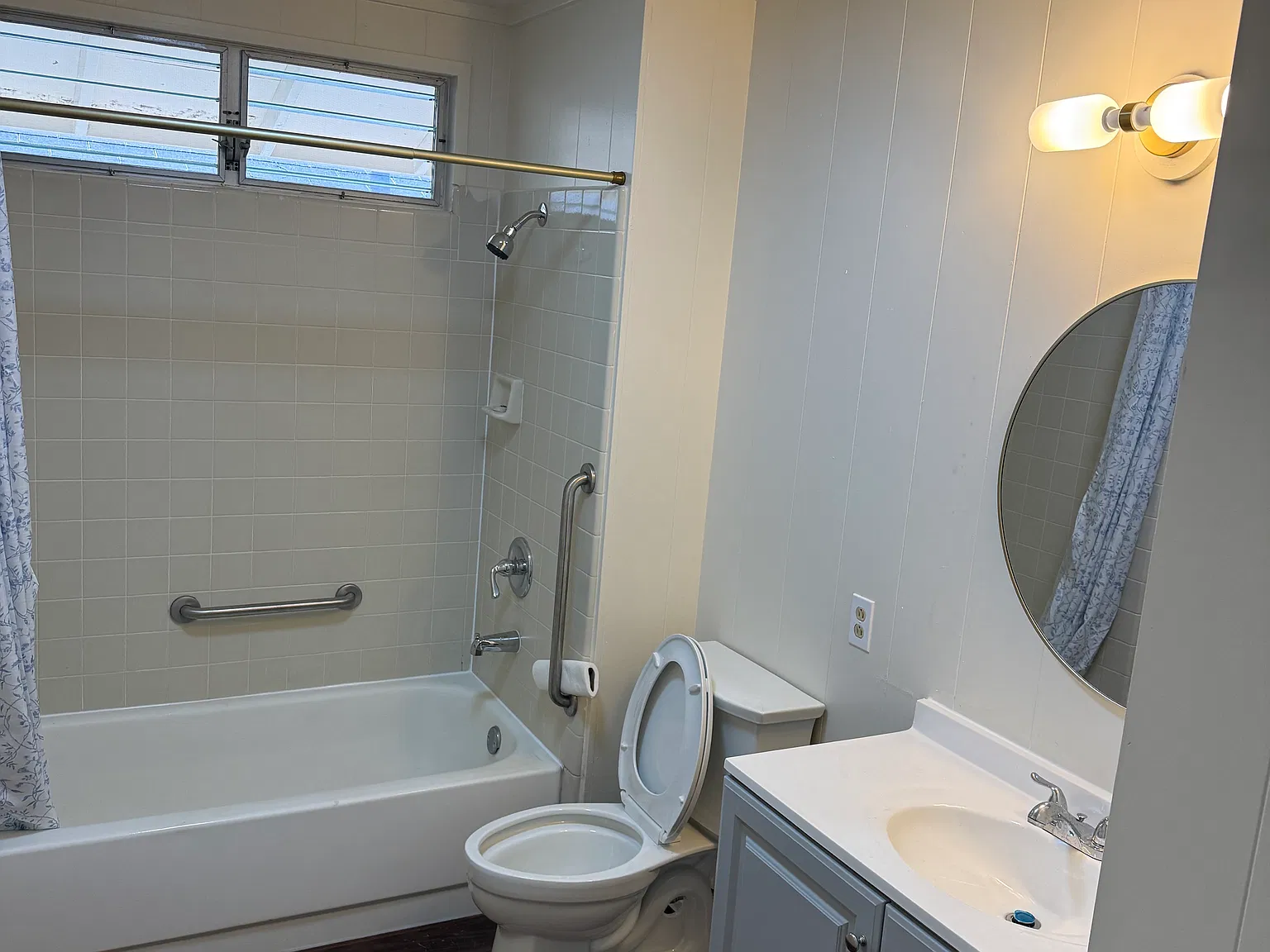 3 bed, 1200 sqft, $3,950 — Photo 3