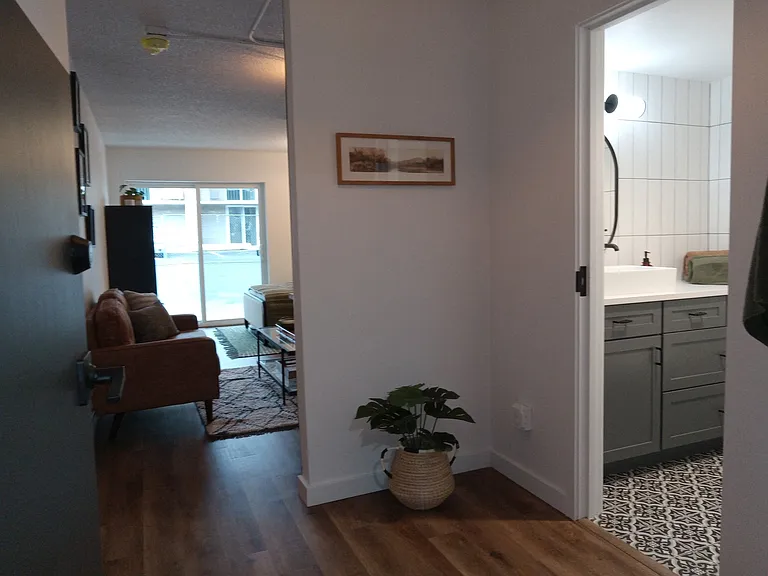 9 North — Photo 9