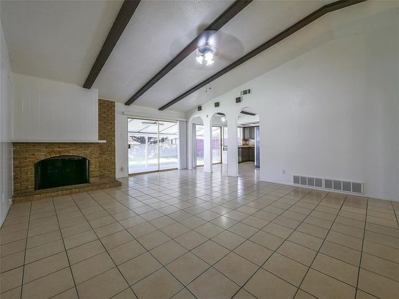 4th image of 1813 Elmwood Ln