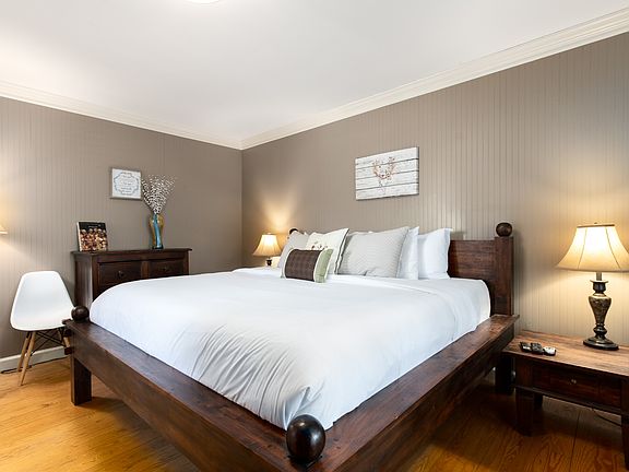 30th image of this home