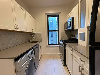 Rented by Hillel Realty Group