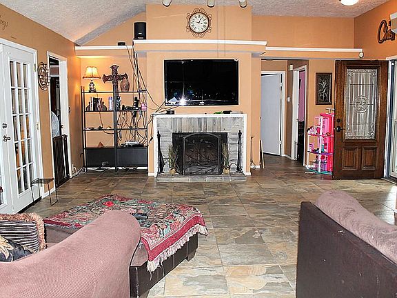 3rd image of 15023 Yorktown Colony Dr