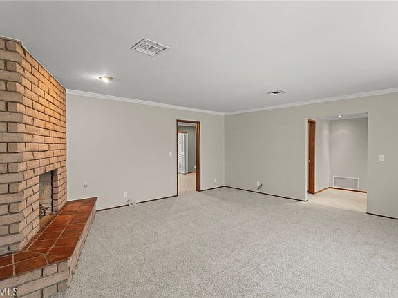 5th image of 26433 Chestnut Dr