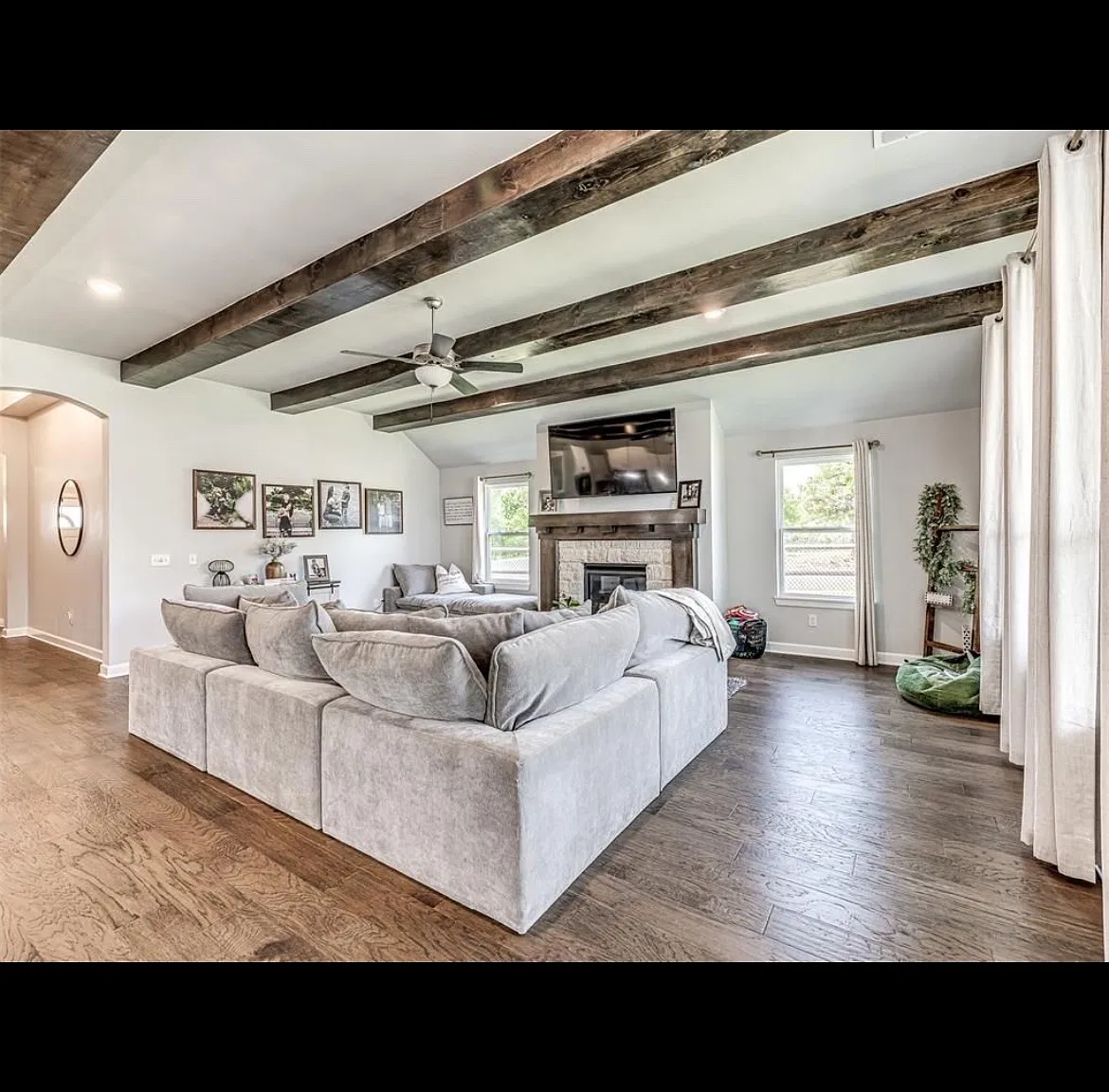 3 bed, 2155 sqft, $2,700 — Photo 3