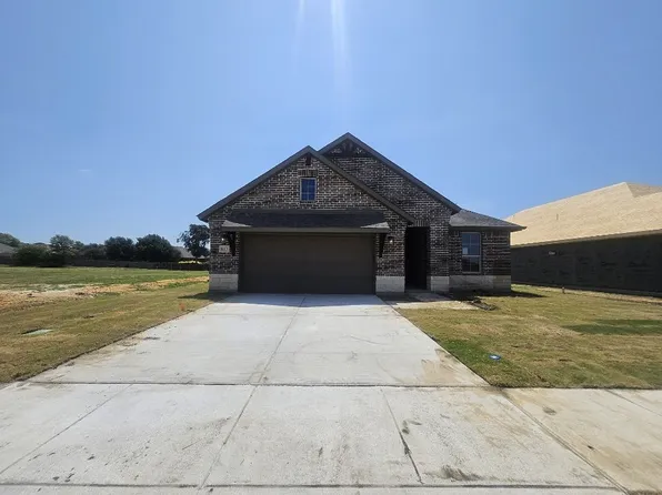 813 Silverleaf Dr, Ennis, TX 75119