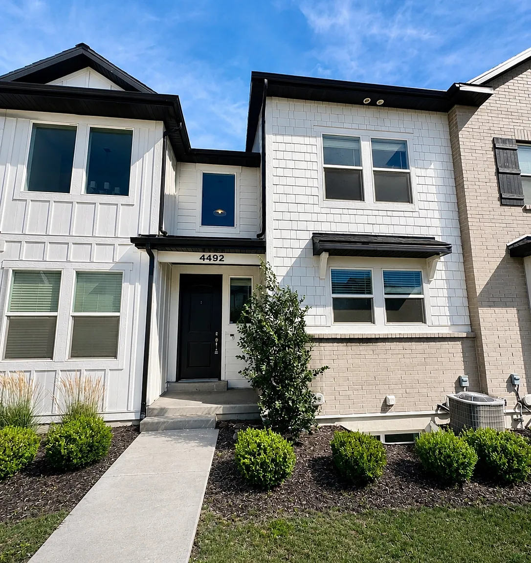 3 bed, 2.5 bath, 2420 sqft, $2,199 — Photo 1