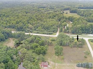 W Adams Rd, Pentwater, MI 49449