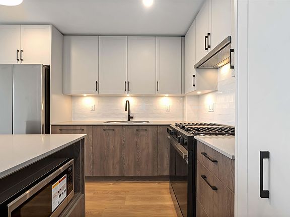 4th image of 27215 Aldergrove Town Centre Dr #302