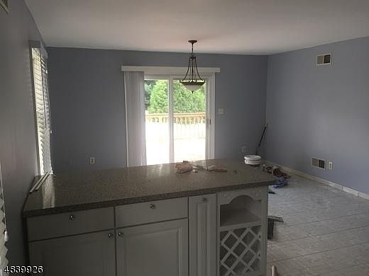 4th image of 10 Orange St