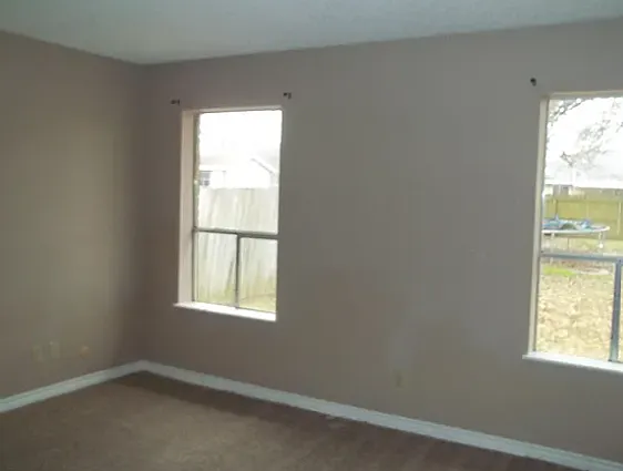 4111 Sleepy Hollow Ln — Photo 4