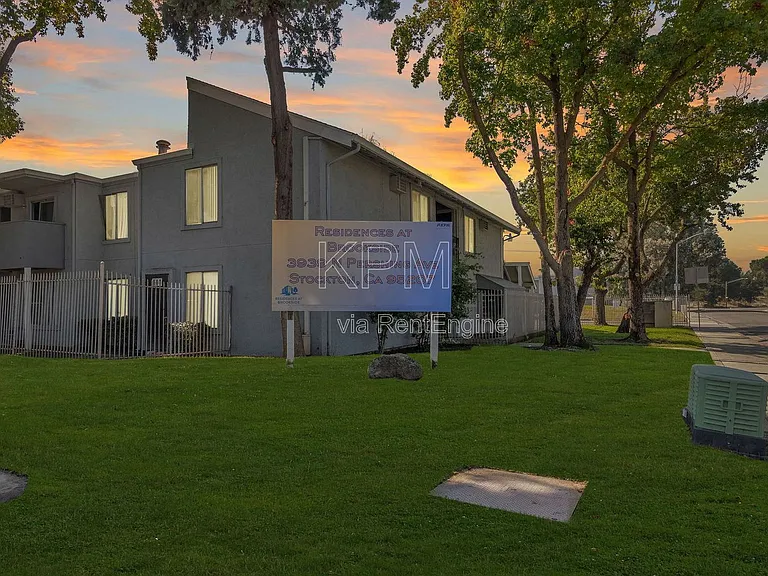 Residences at Brookside — Photo 7