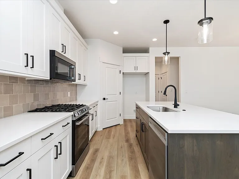 736 S Calhoun Ln — Photo 36