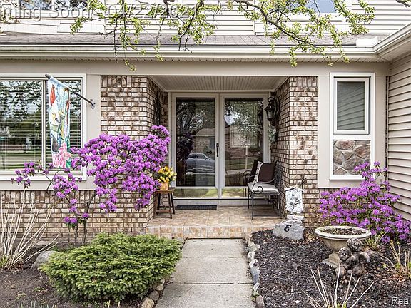 2nd image of 36717 Iroquois Dr