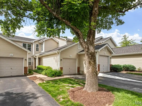 605 Pine Ridge Trails Ct APT B, Ballwin, MO 63021