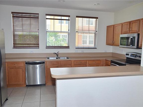 2nd image of 820 Millbrae Ct Unit 7