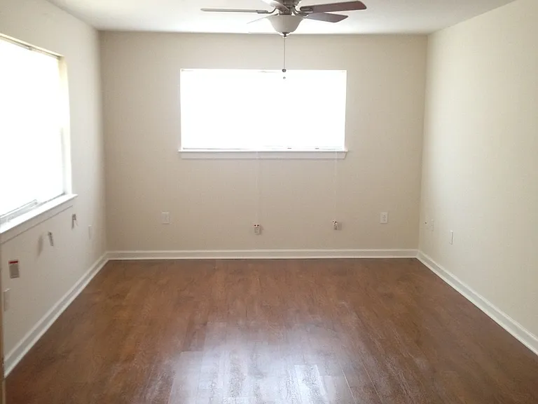1139 E Ocean View Ave — Photo 2