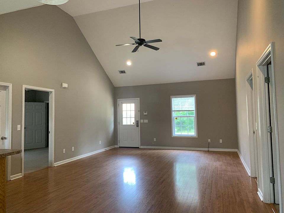 2nd image of 320 18th St