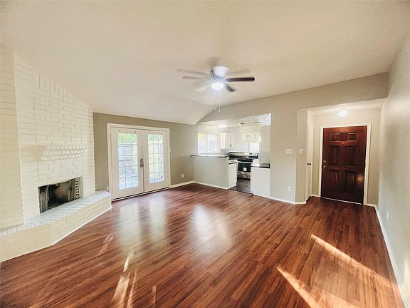 2nd image of 6702 Valerian Ln
