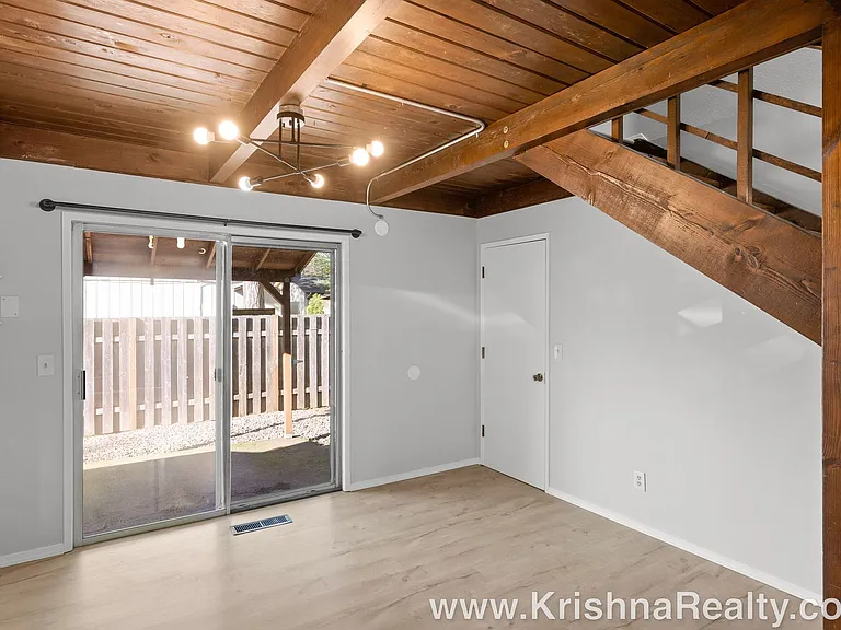 9957 SW Scott Ct — Photo 8