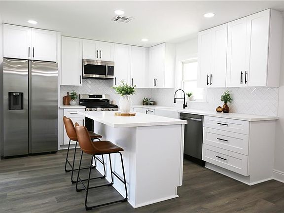 4th image of 161 Marie Dr