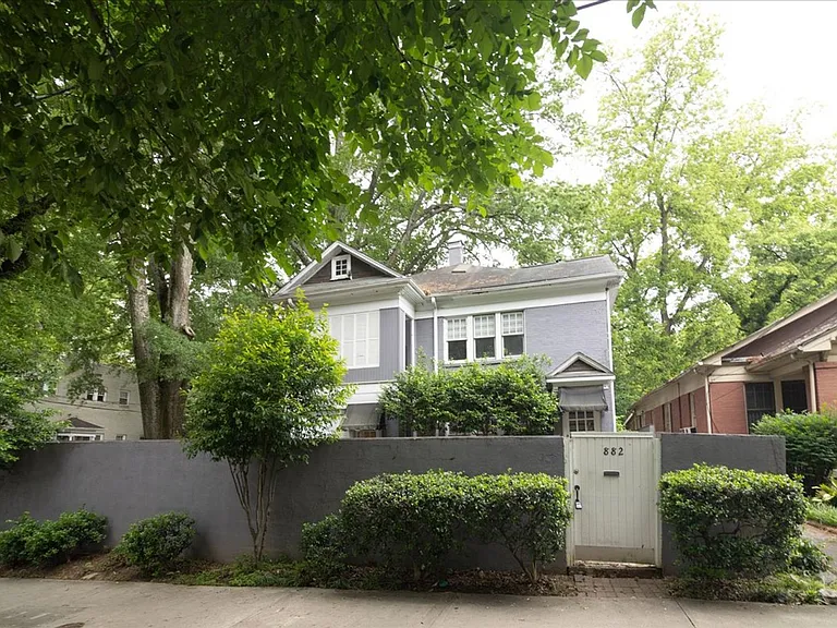 882 Charles Allen Dr NE — Photo 3