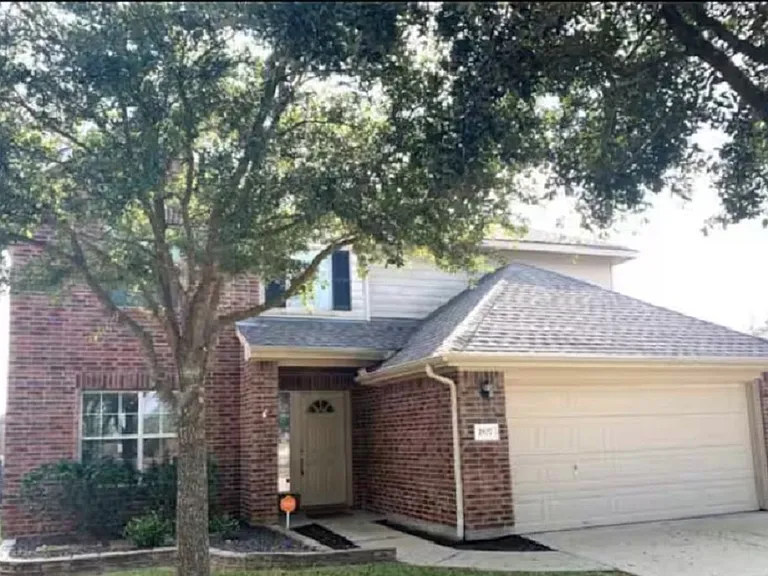 2527 Liza Ct — Photo 1