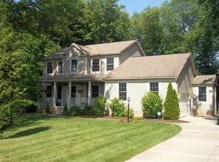 3265 Crown Pointe Dr, Stow, OH